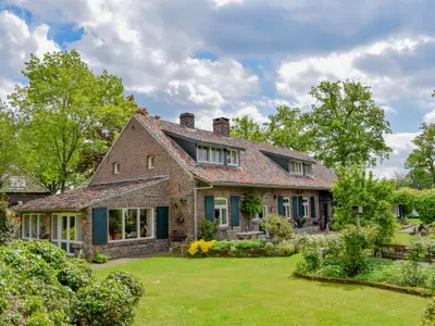 Außenseite Ferienhaus [Sommer]