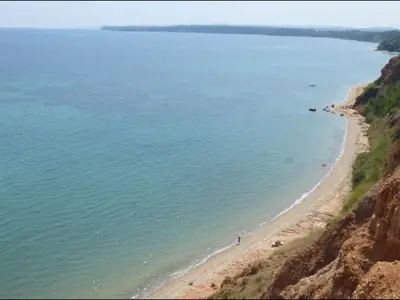 Blick auf Strand unterhalb der Anlage.