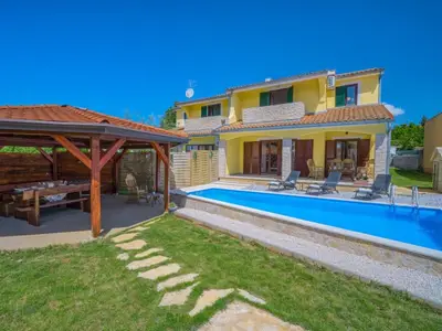 Ferienhaus für 9 Personen (120 m²) in Golaš 1/10