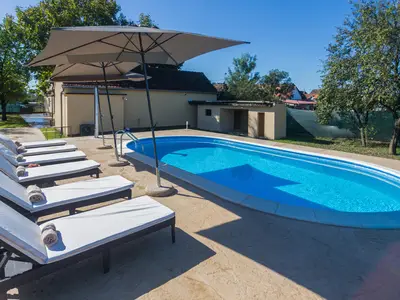 pool