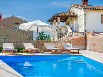 PoolOfHouse