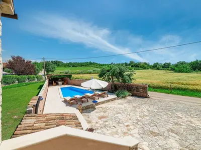 PoolOfHouse