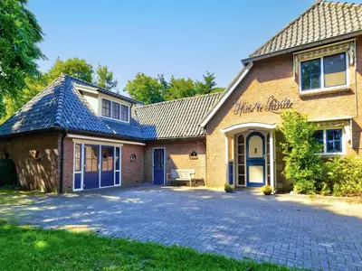 Außenseite Ferienhaus [Sommer]