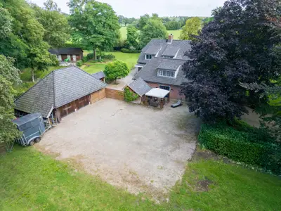 Außenseite Ferienhaus [Sommer]