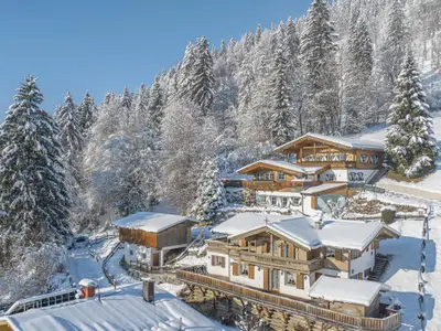 Außenseite Ferienhaus [Winter]