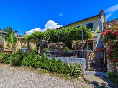 Ferienhaus für 7 Personen (150 m²) in Bribir 1/10
