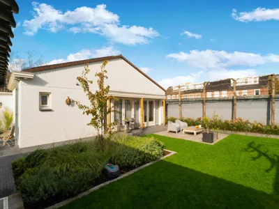 Außenseite Ferienhaus [Sommer]