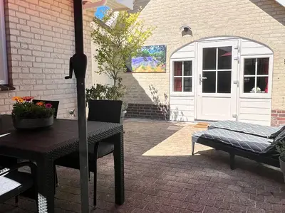 zur ansicht mit 1e terrasse