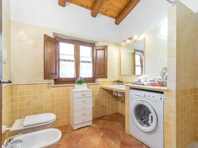 Badezimmer mit Dusche