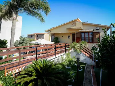 Ferienhaus für 8 Personen (120 m²) in Triscina 8/10