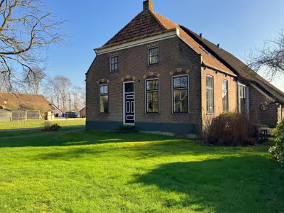 Außenseite Ferienhaus [Sommer]
