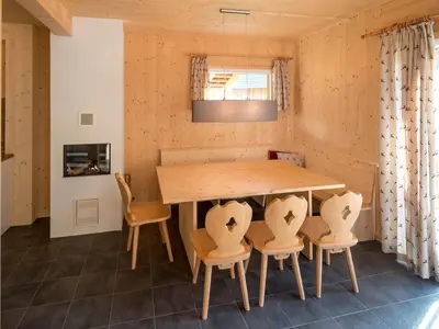 DiningRoom