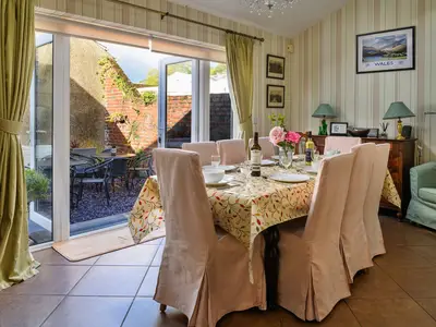 DiningRoom