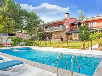 PoolOfHouse