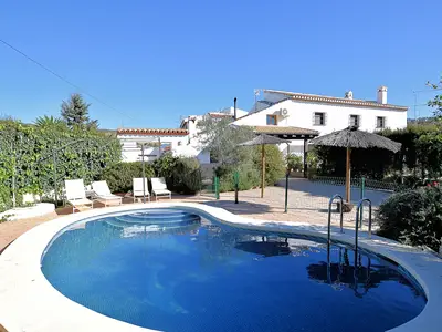 PoolOfHouse
