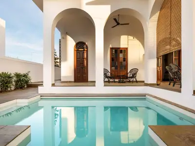 PoolOfHouse