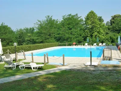 PoolOfHouse