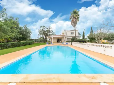 PoolOfHouse