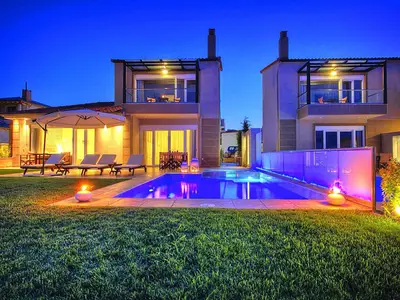 PoolOfHouse