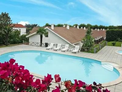 PoolOfHouse