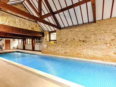PoolOfHouse