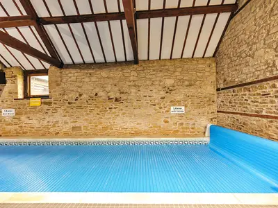 PoolOfHouse