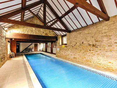 PoolOfHouse