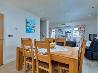 DiningRoom
