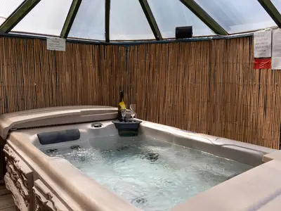 PoolOfHouse