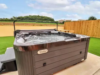 PoolOfHouse