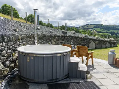 PoolOfHouse