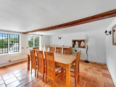 DiningRoom
