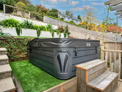 PoolOfHouse