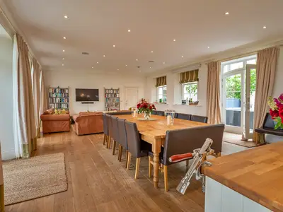 DiningRoom