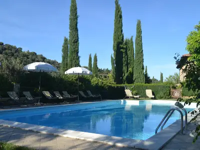 PoolOfHouse