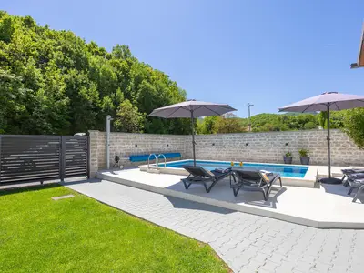 pool