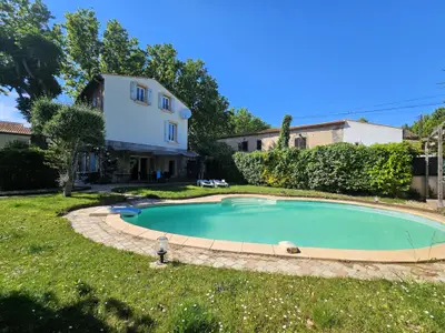 Außenseite Ferienhaus [Sommer]