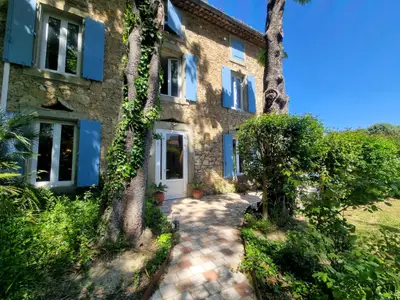 Außenseite Ferienhaus [Sommer]