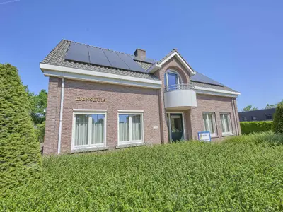 Außenseite Ferienhaus [Sommer]
