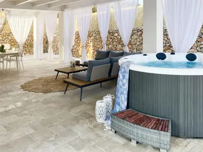 PoolOfHouse
