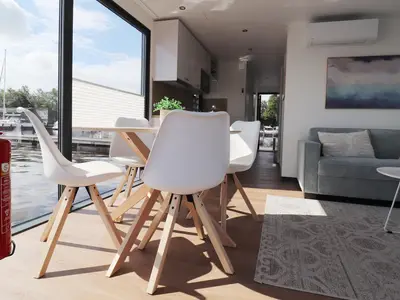 DiningRoom