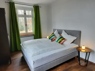 Schlafzimmer mit Terrassenzugang
