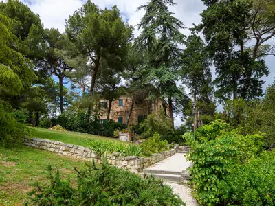 house house