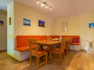 DiningRoom