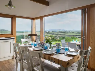 DiningRoom