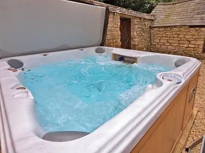PoolOfHouse