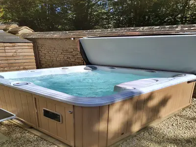 PoolOfHouse
