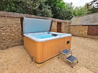 PoolOfHouse