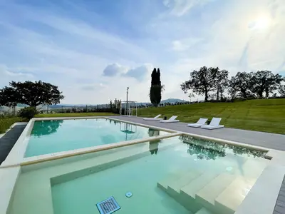 PoolOfHouse