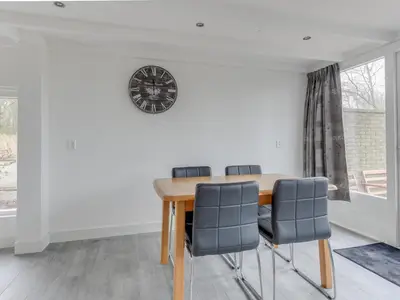 DiningRoom